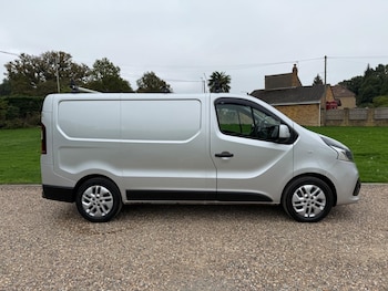 Used Renault Trafic 2019 for sale - 76239724: Photo 2