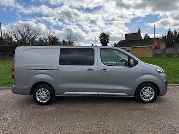 Used Vauxhall Vivaro 2021 for sale - 77670883: Photo