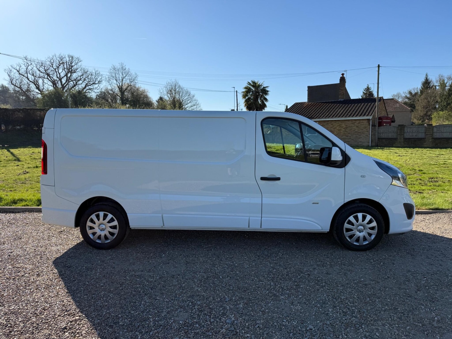 Used Vauxhall Vivaro 2017 for sale - 78156865: Photo 2