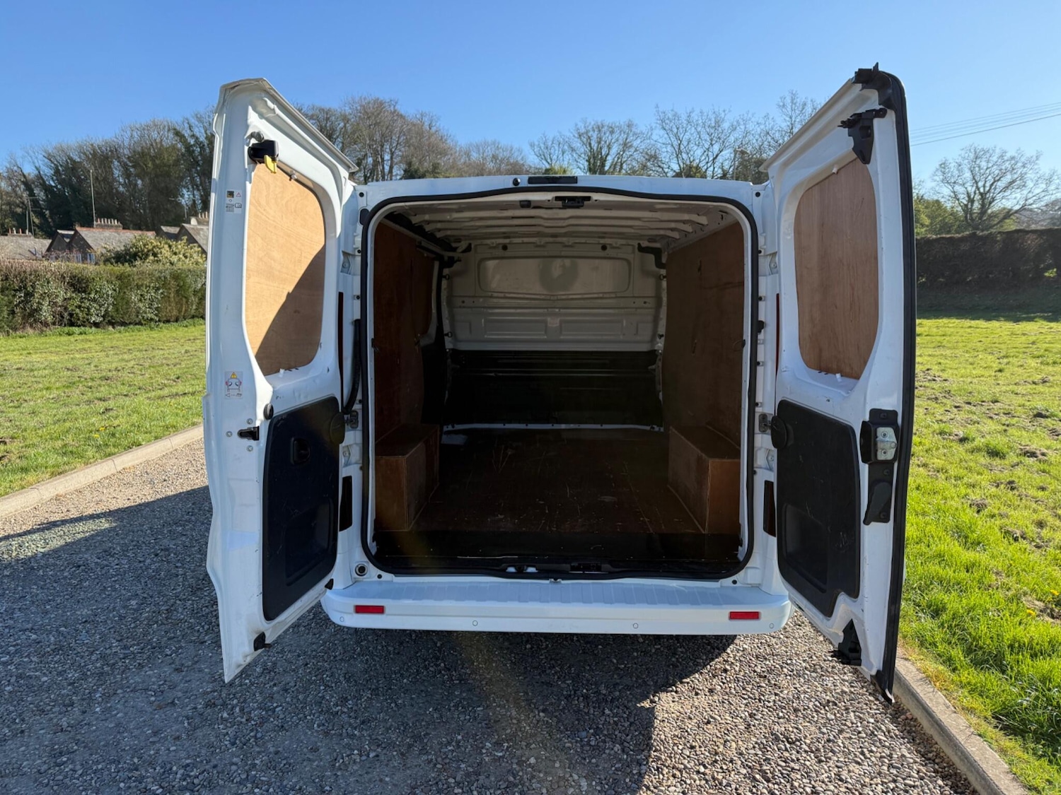 Used Vauxhall Vivaro 2017 for sale - 78156865: Photo 3