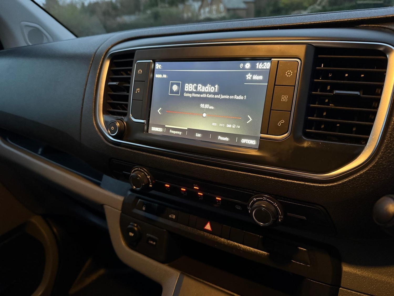 Used Vauxhall Vivaro 2022 for sale - 76645929: Photo 10