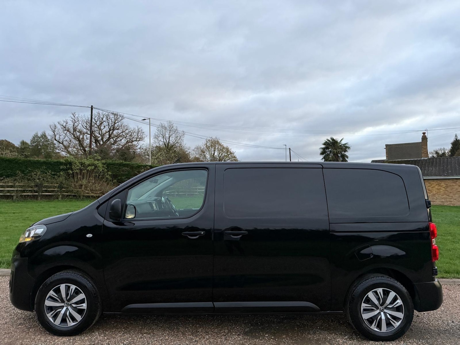 Used Vauxhall Vivaro 2022 for sale - 76645929: Photo 2