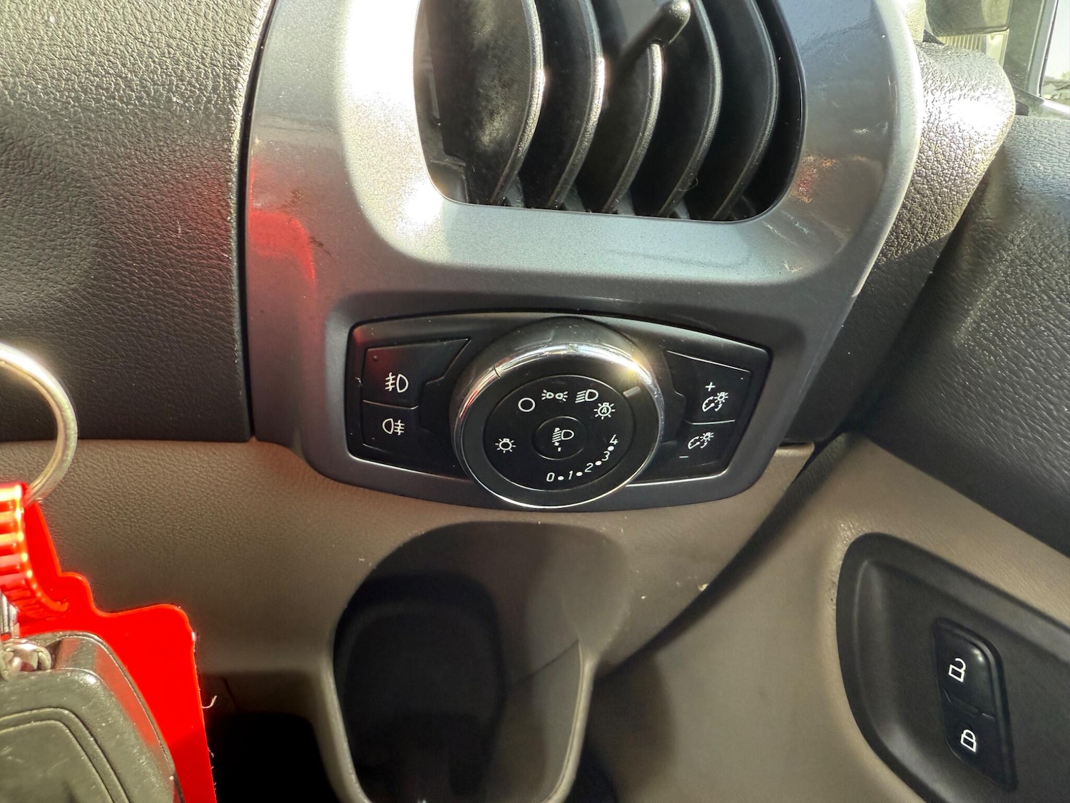 Used Ford Tourneo Custom 2016 for sale - 77586208: Photo 33