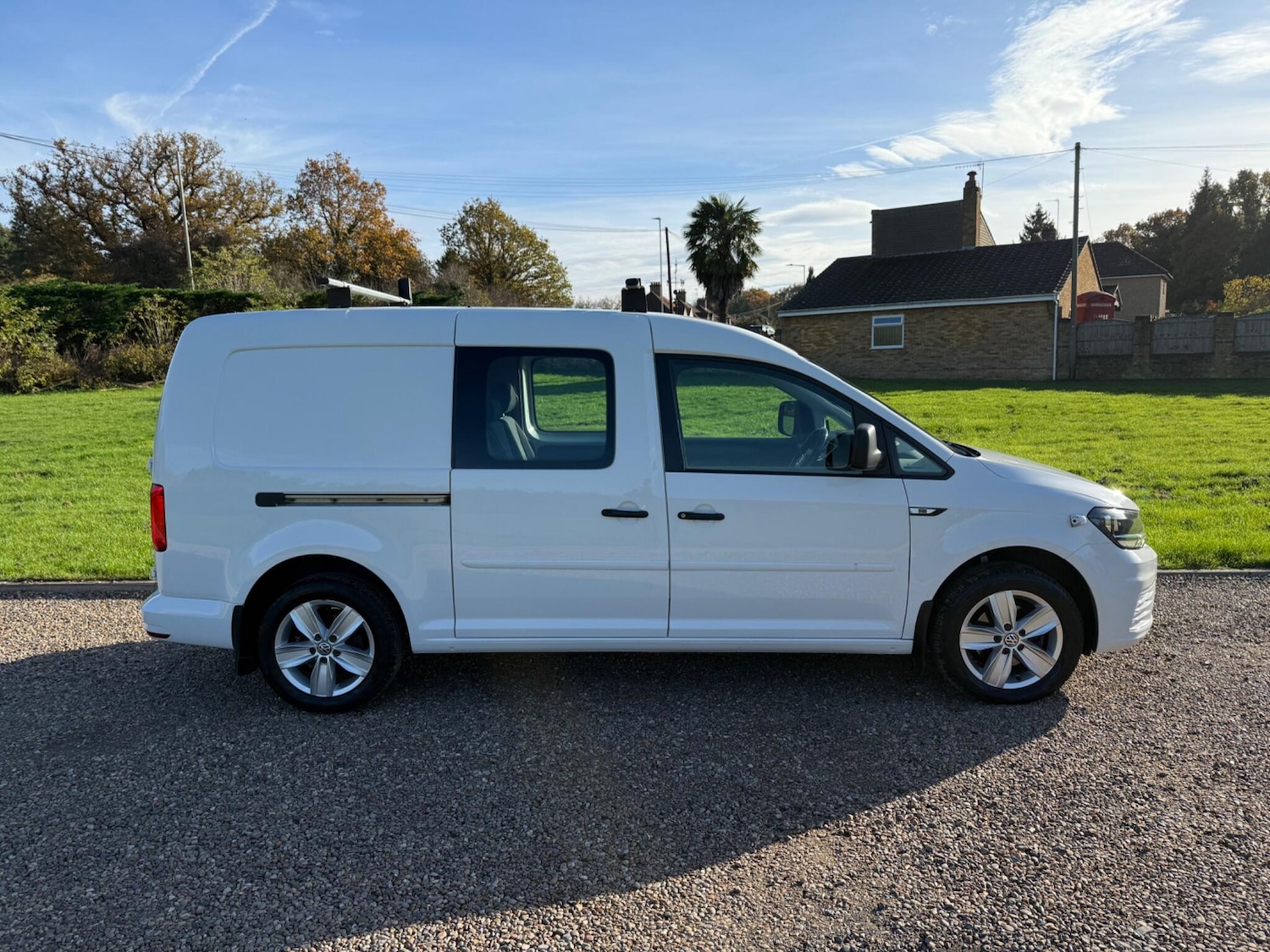 Used Volkswagen Caddy Maxi 2017 for sale - 76472783: Photo 2