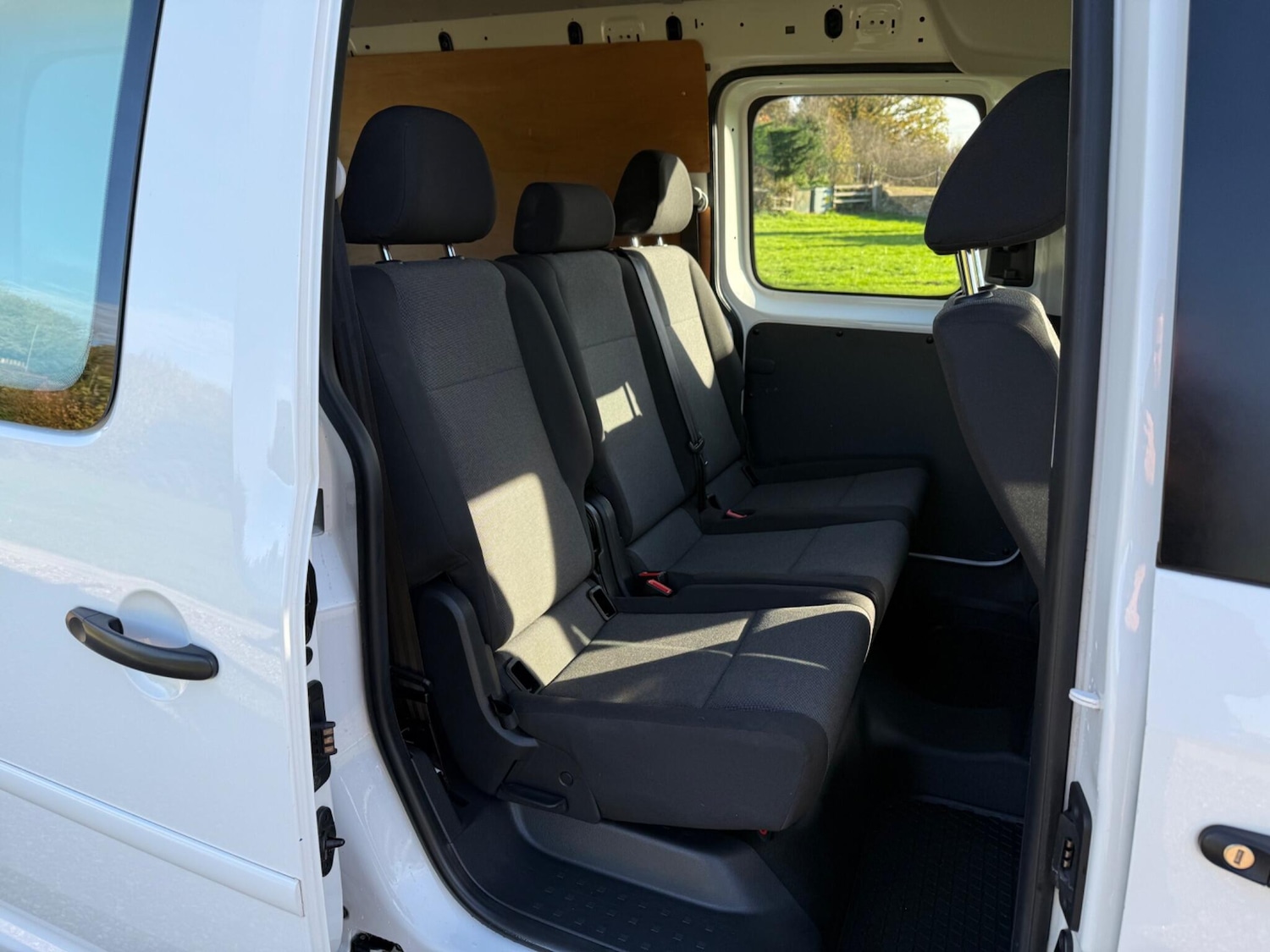 Used Volkswagen Caddy Maxi 2017 for sale - 76472783: Photo 3