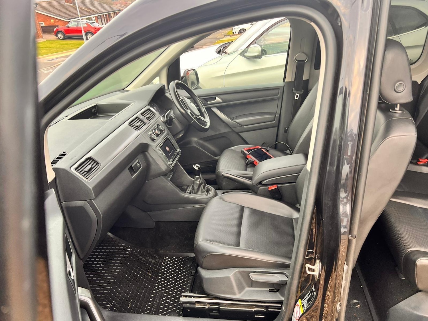 Used Volkswagen Caddy Maxi Life 2019 for sale - 77612809: Photo 2