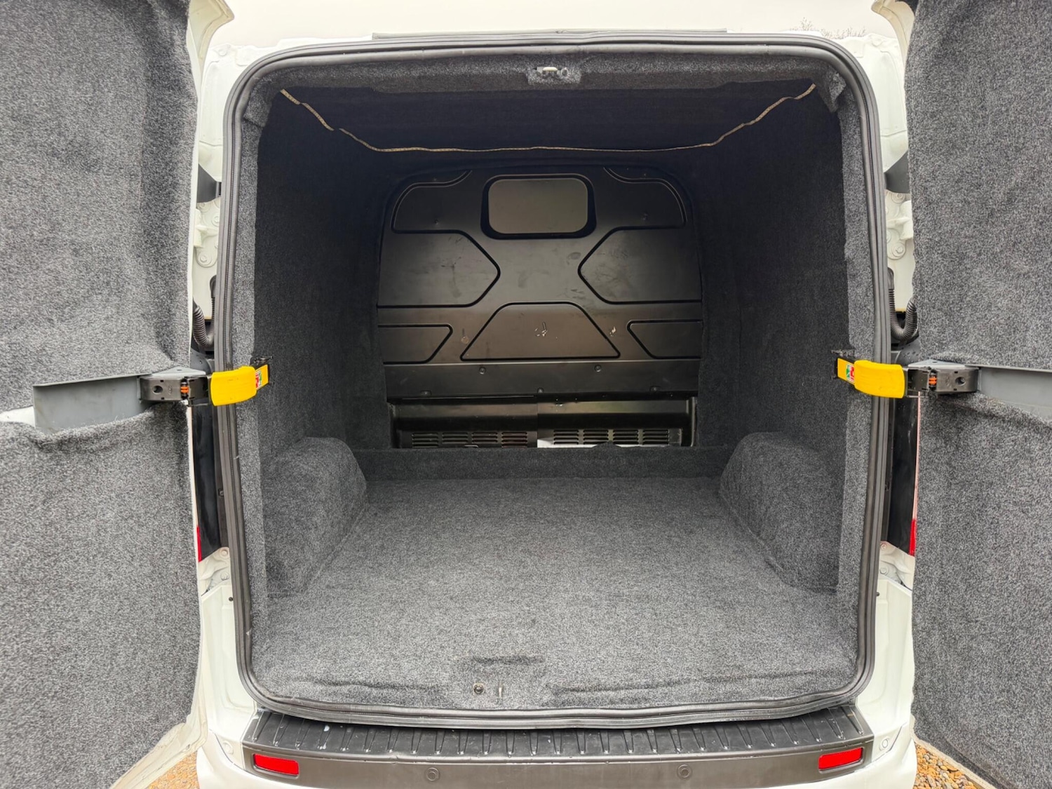 Used Ford Transit Custom 2020 for sale - 77612097: Photo 8