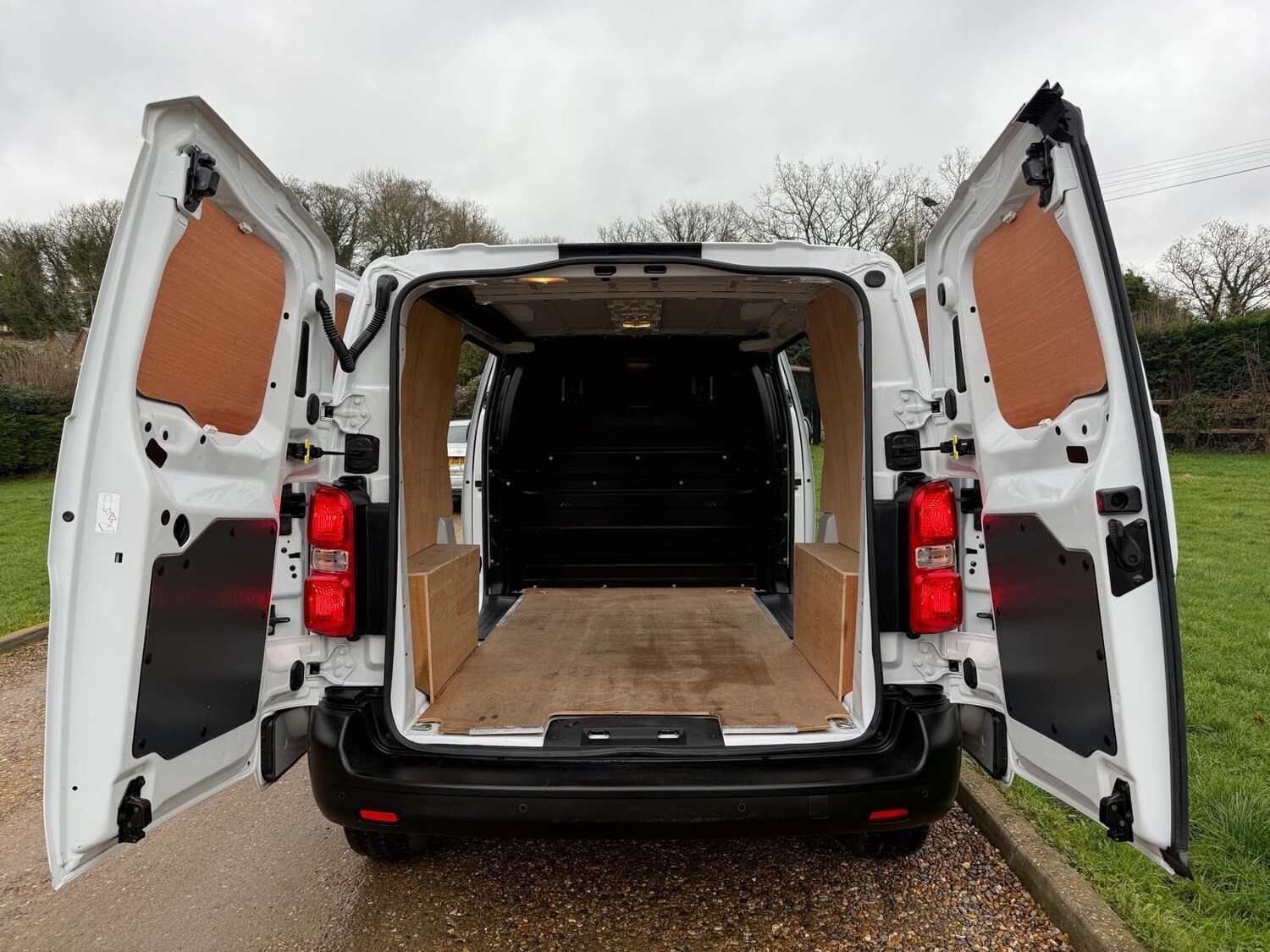 Used Vauxhall Vivaro 2023 for sale - 77156085: Photo 9