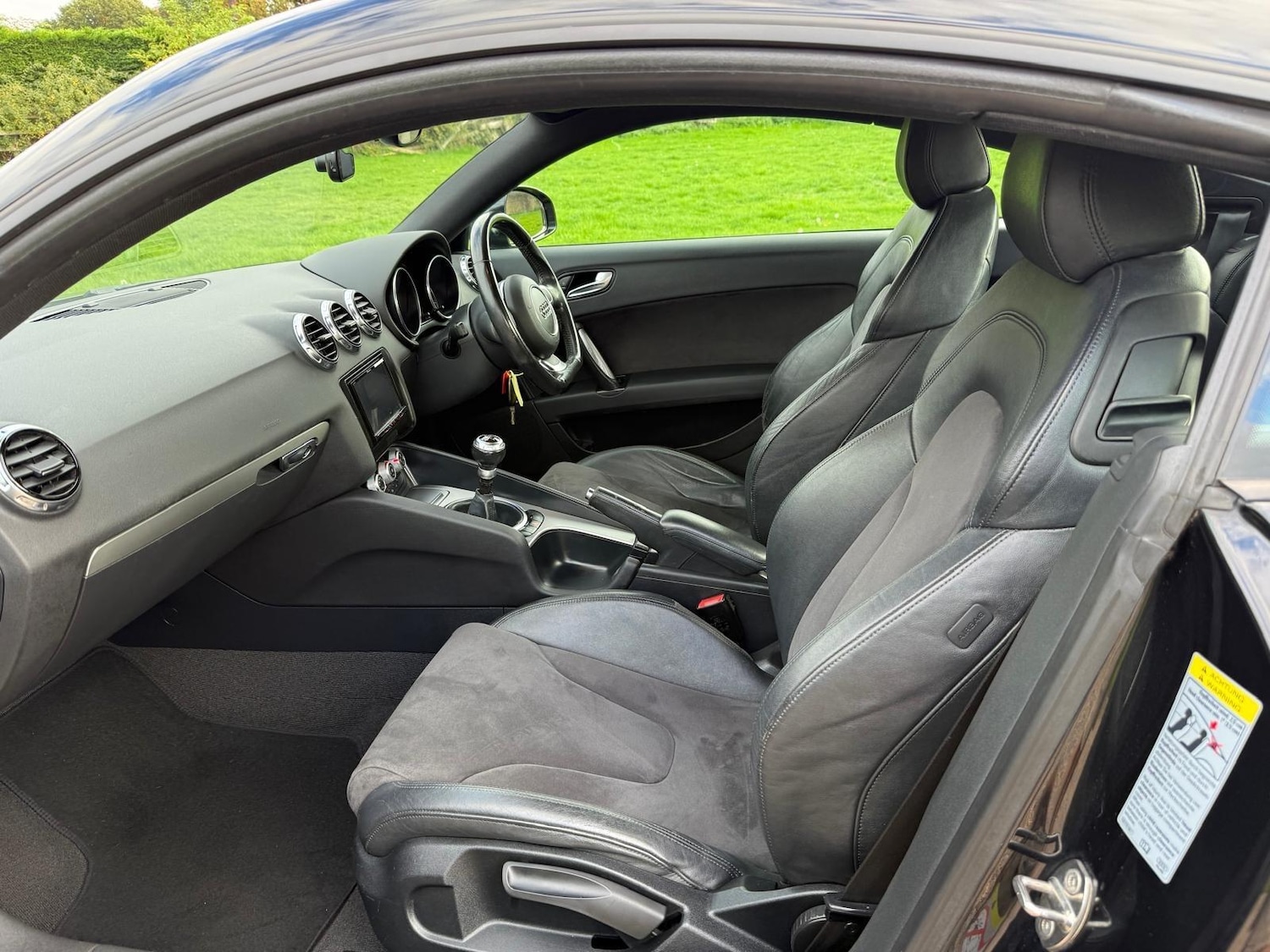 Used Audi TT 2011 for sale - 76472863: Photo 16