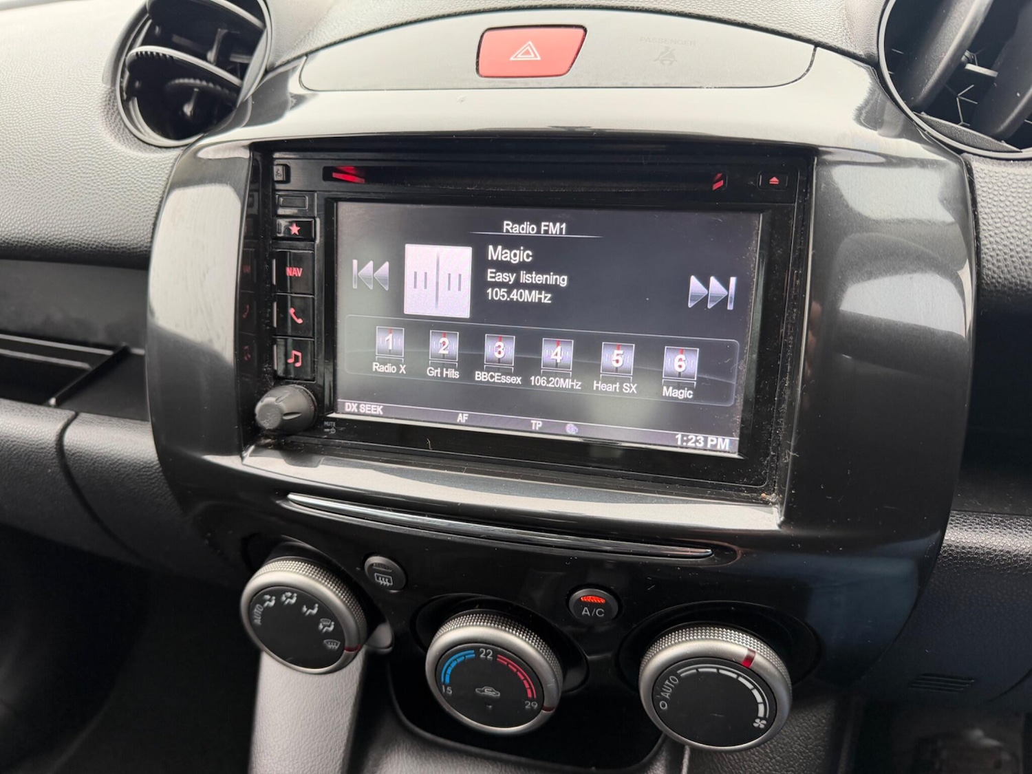 Used Mazda Mazda2 2014 for sale - 77143874: Photo 17