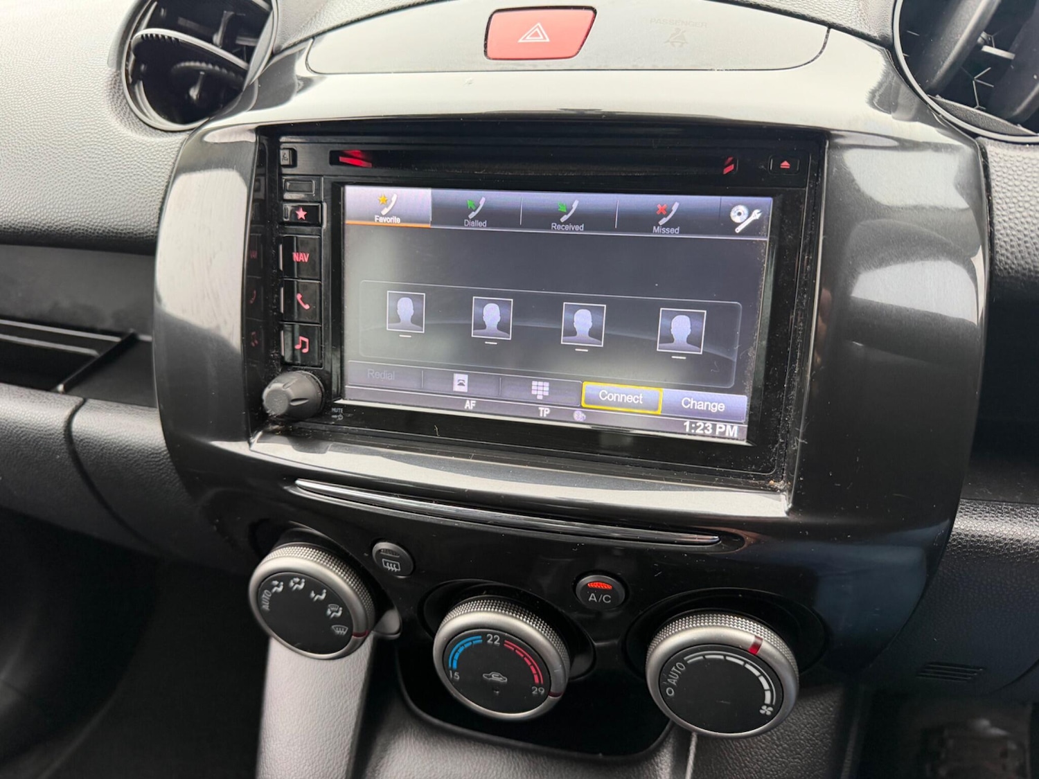 Used Mazda Mazda2 2014 for sale - 77143874: Photo 18