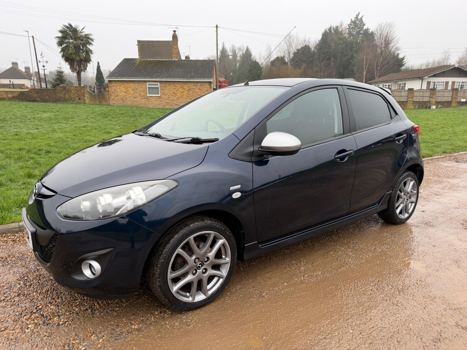 Used Mazda Mazda2 2014 for sale - 77143874: Photo 4
