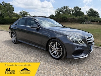 Used Mercedes-Benz E Class 2013 for sale - 79224890: Photo
