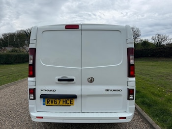Used Vauxhall Vivaro 2017 for sale - 78220203: Photo