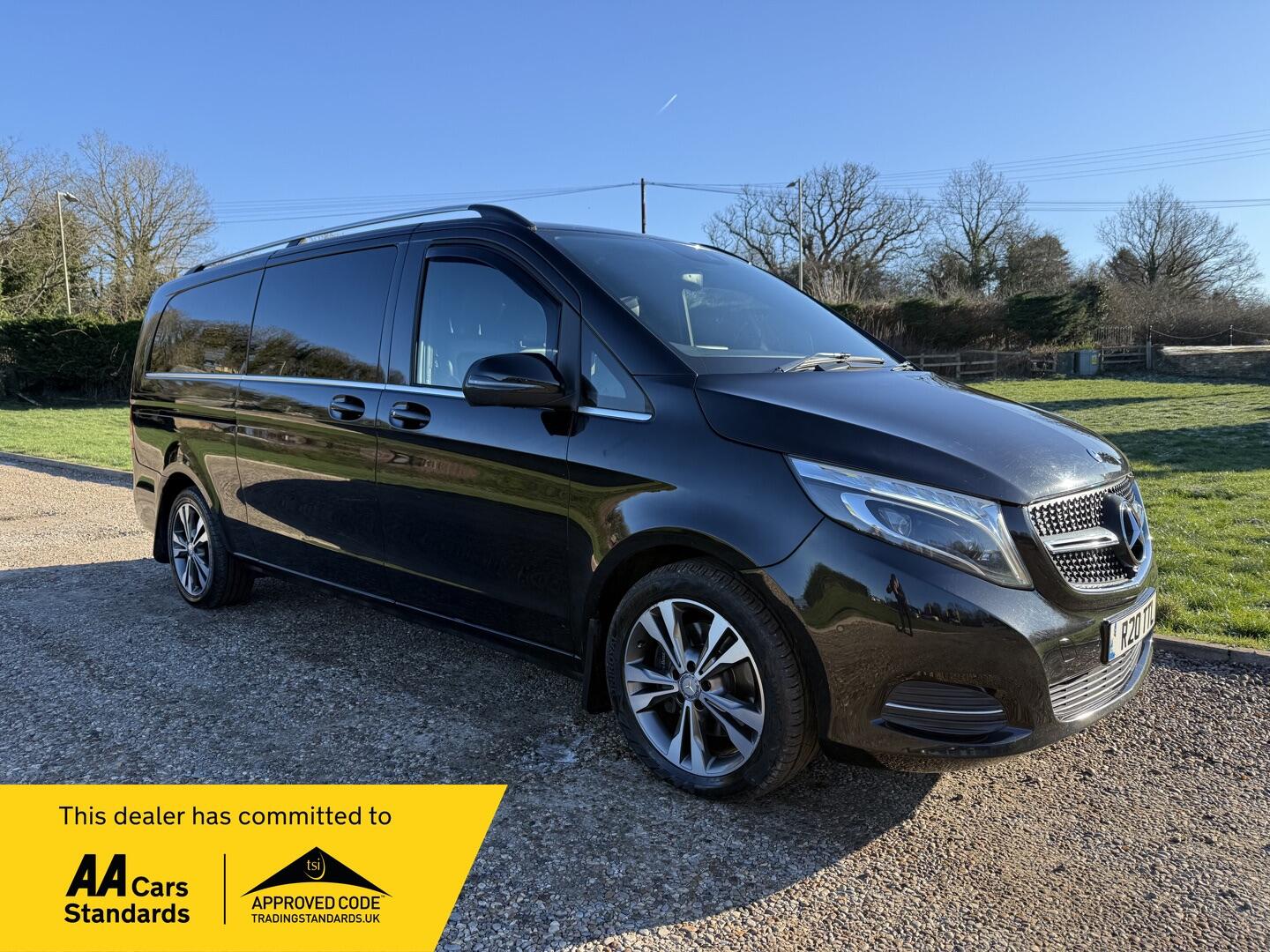 Used Mercedes-Benz V-Class 2017 for sale - 77108738: Photo 1