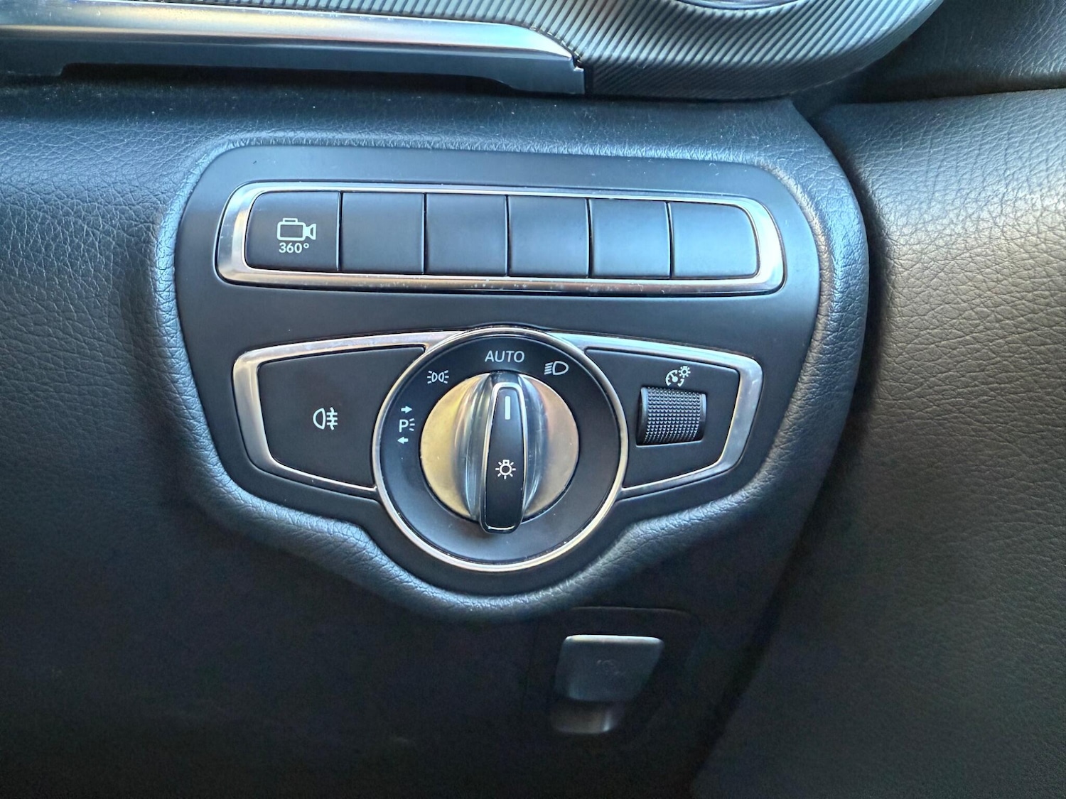 Used Mercedes-Benz V-Class 2017 for sale - 77108738: Photo 23