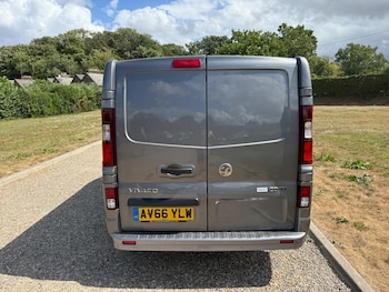 Used Vauxhall Vivaro 2017 for sale - 79441507: Photo