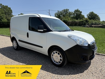Used Vauxhall Combo 2018 for sale - 79011996: Photo