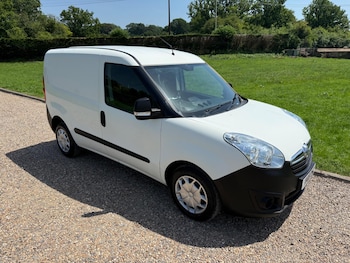 Used Vauxhall Combo 2018 for sale - 79011996: Photo