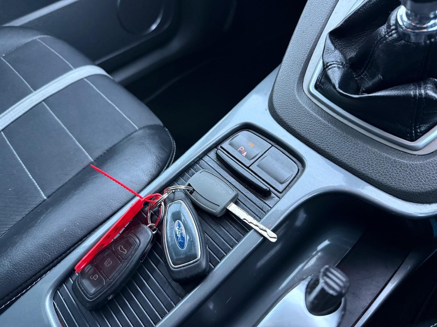 Used Ford Kuga 2011 for sale - 77190523: Photo 15