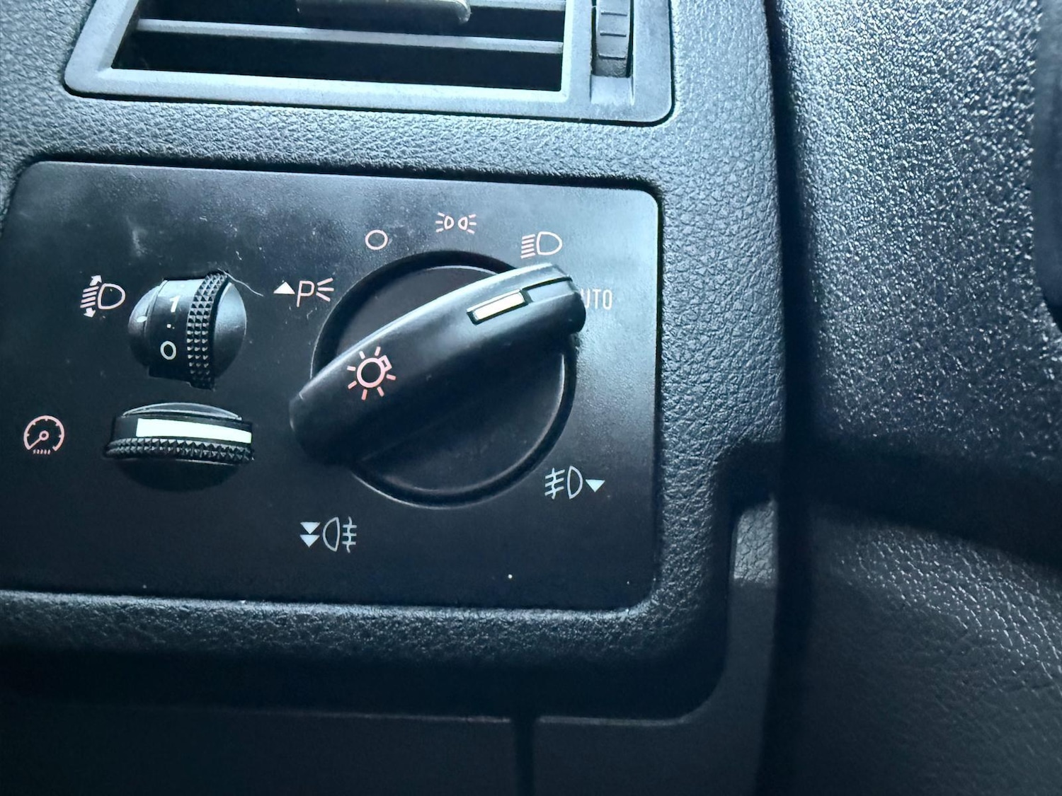 Used Ford Kuga 2011 for sale - 77190523: Photo 17