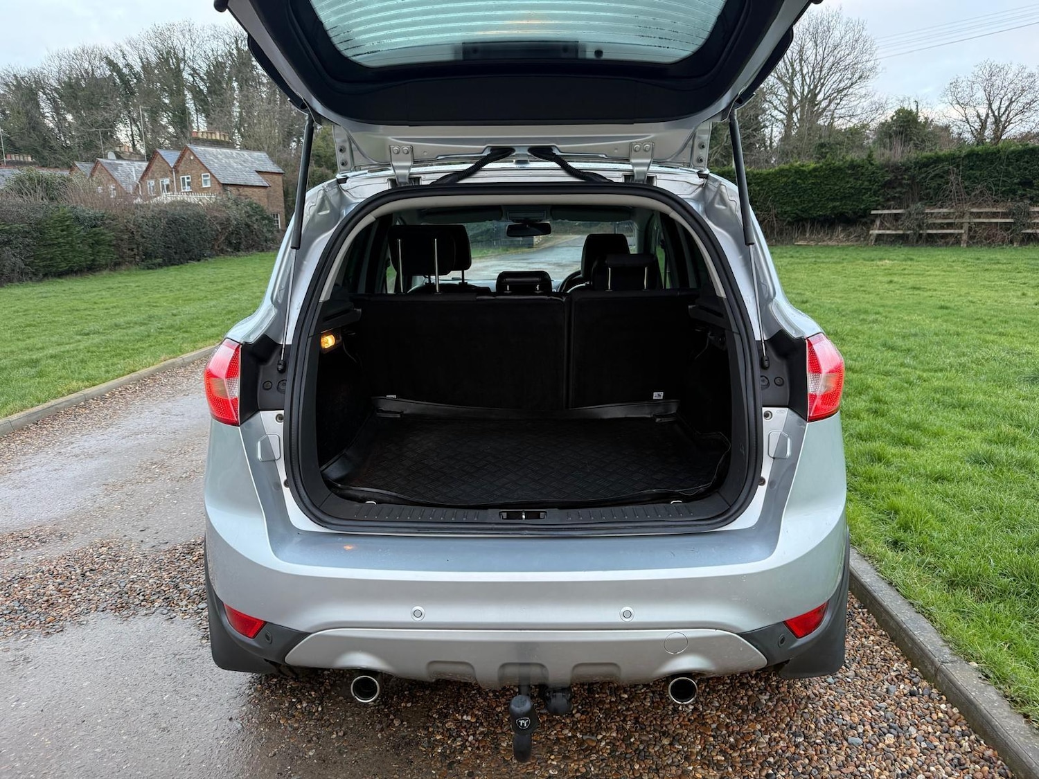 Used Ford Kuga 2011 for sale - 77190523: Photo 6