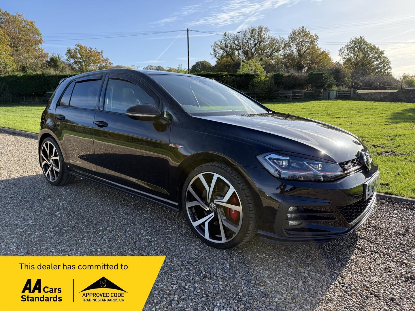Used Volkswagen Golf 2020 for sale - 76397952: Photo 1