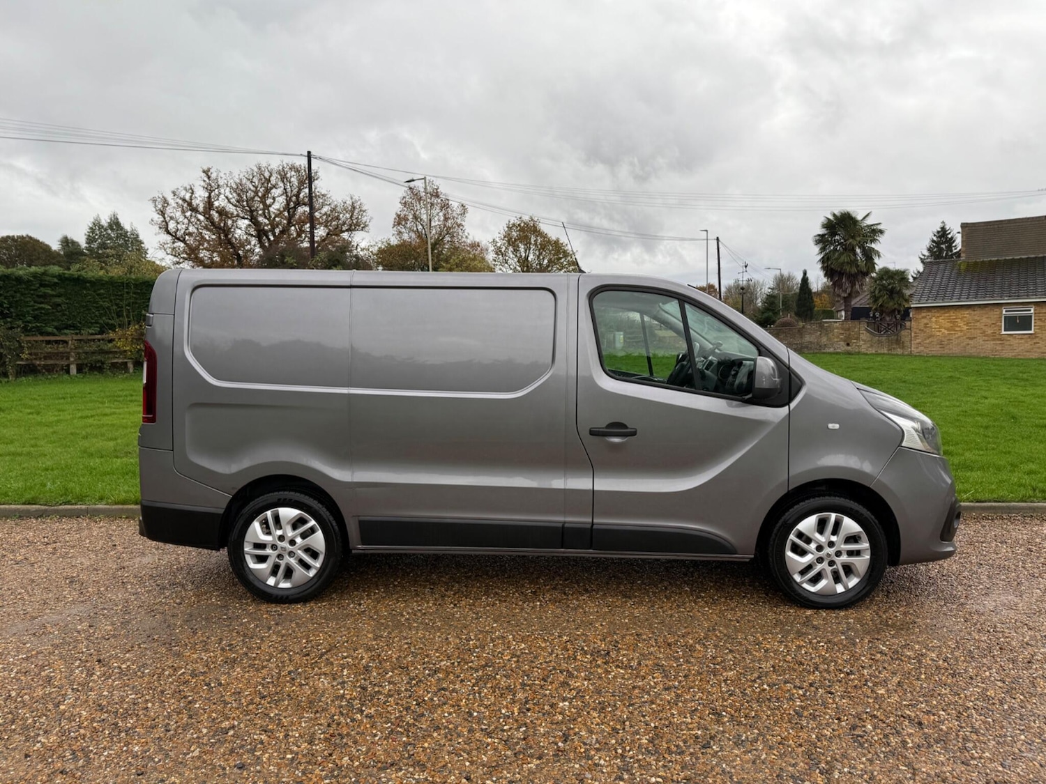 Used Renault Trafic 2017 for sale - 76550460: Photo 2