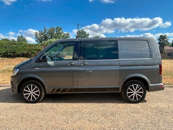 Used Volkswagen Transporter 2018 for sale - 79453422: Photo