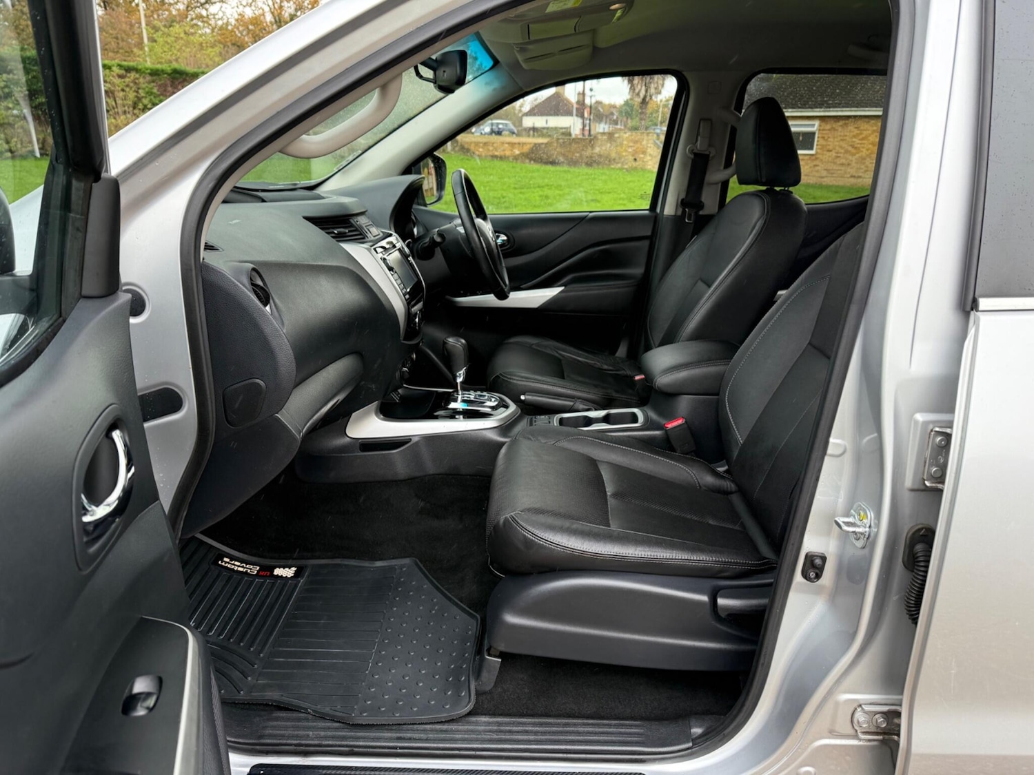 Used Nissan Navara 2018 for sale - 76456906: Photo 2