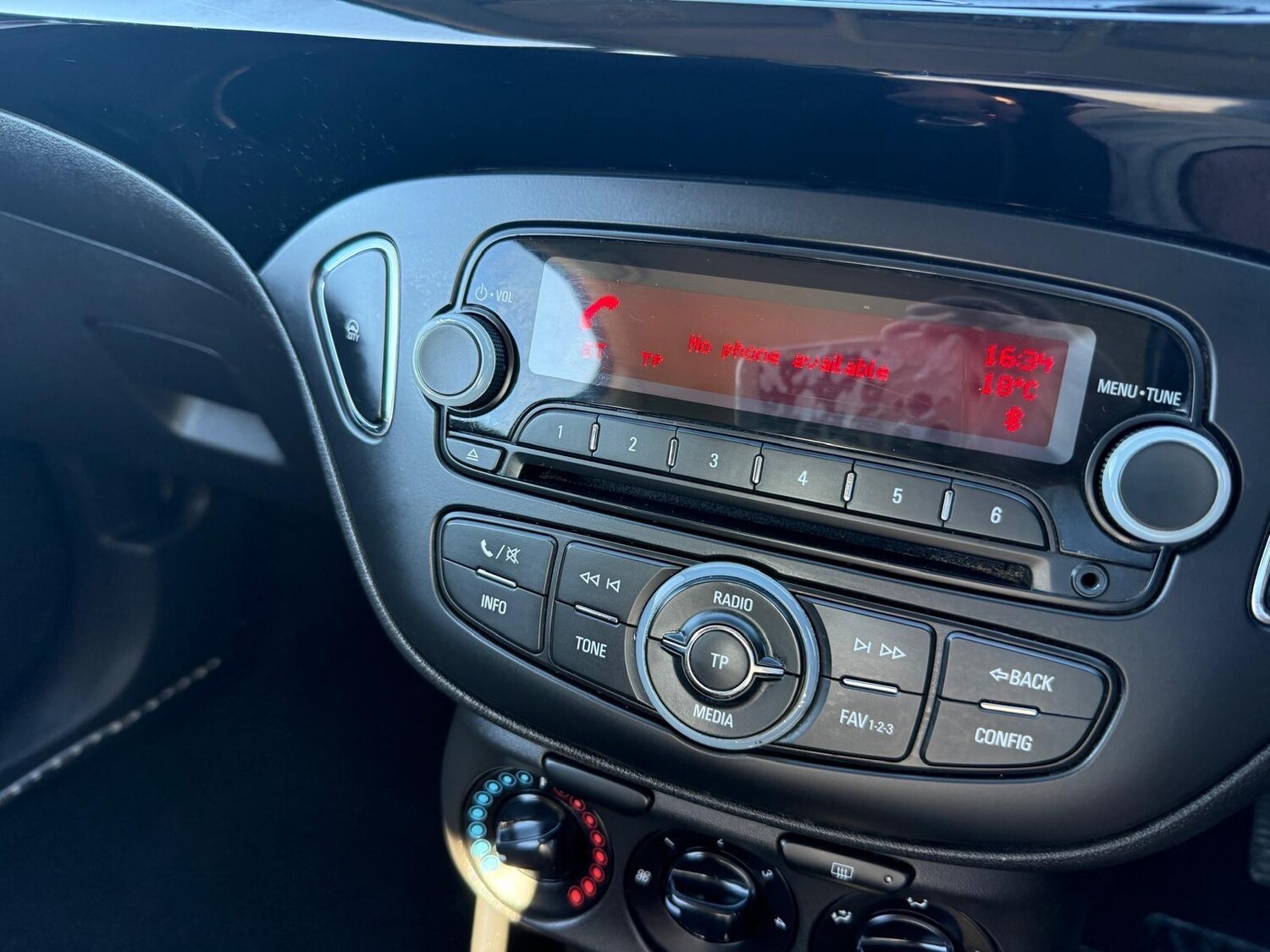 Used Vauxhall Corsa 2015 for sale - 76085277: Photo 18