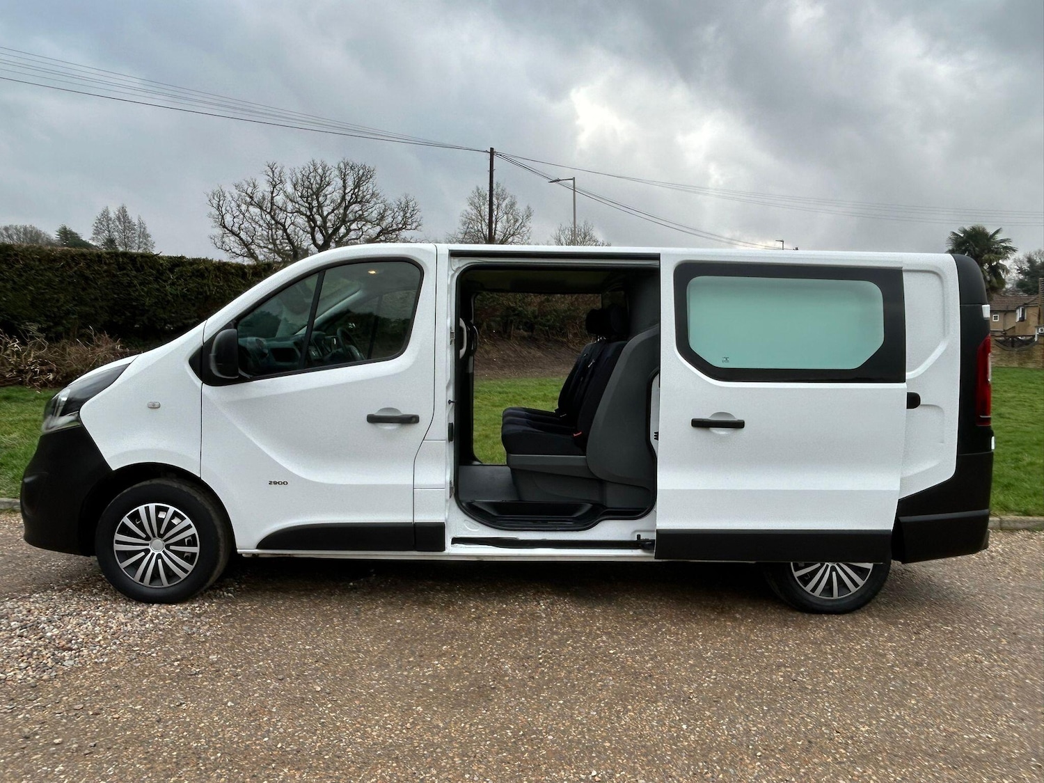 Used Vauxhall Vivaro 2015 for sale - 77376511: Photo 2