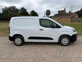 Used Citroen Berlingo 2024 for sale - 79224634: Photo