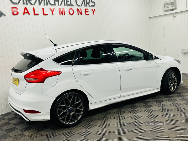 Used Ford Focus 2015 for sale - 76528394: Photo 3