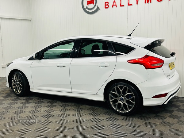 Used Ford Focus 2015 for sale - 76528394: Photo 4