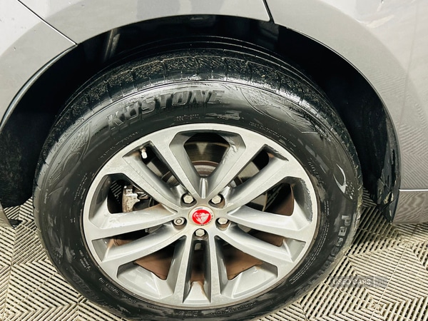 Used Jaguar F-Pace 2017 for sale - 76998339: Photo 4