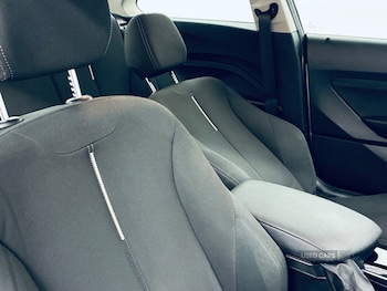 Used BMW 2 Series 2015 for sale - 78742459: Photo