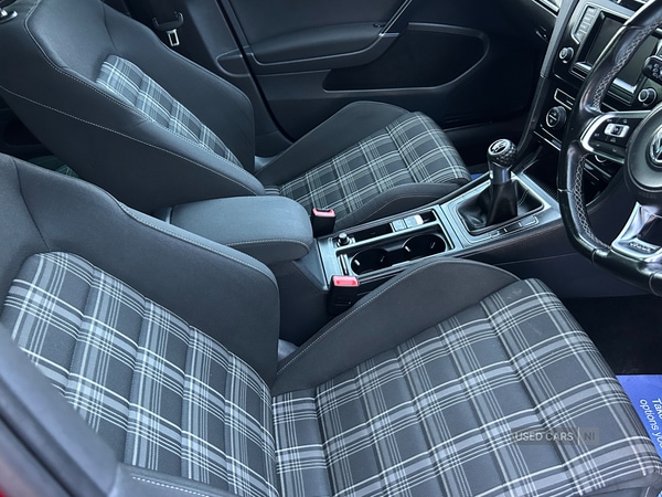 Used Volkswagen Golf 2015 for sale - 76399807: Photo 2