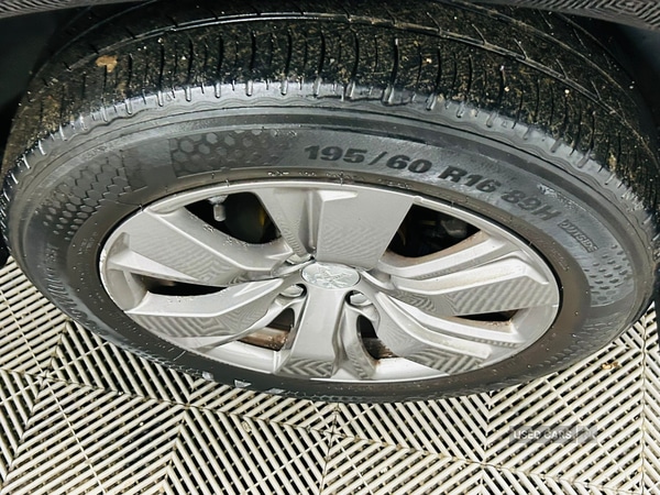 Used Peugeot 2008 2018 for sale - 76825490: Photo 3