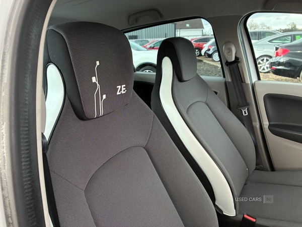 Used Renault Zoe 2015 for sale - 77809415: Photo 2