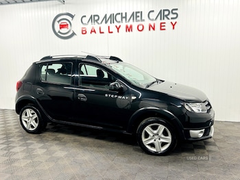 Used Dacia Sandero Stepway 2015 for sale - 76586133: Photo