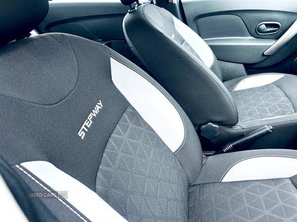 Used Dacia Sandero Stepway 2015 for sale - 76586133: Photo 2