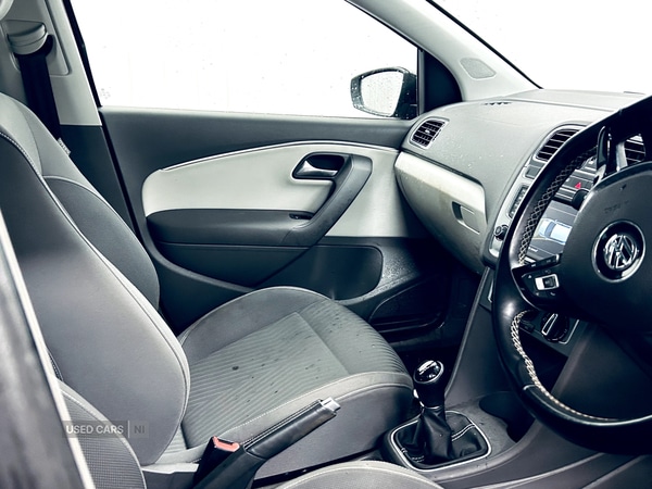 Used Volkswagen Polo 2015 for sale - 77560399: Photo 2