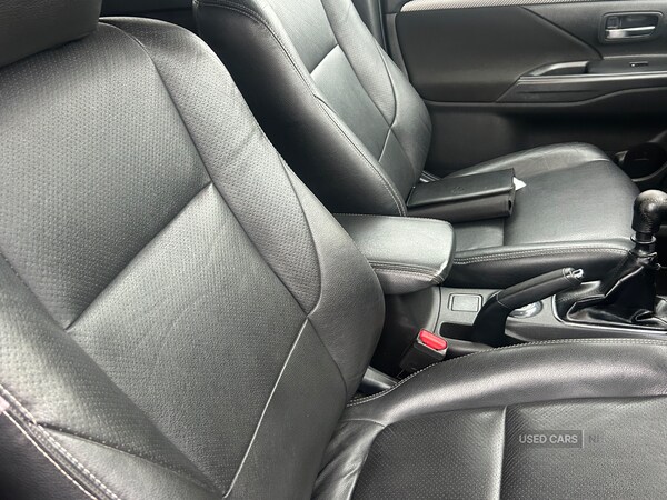 Used Mitsubishi Outlander 2016 for sale - 76271198: Photo 2