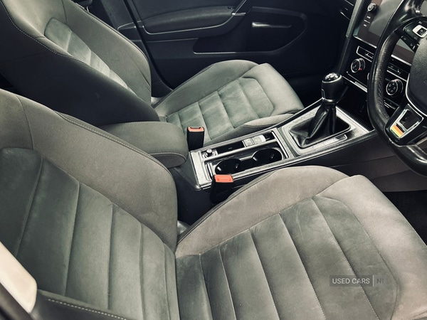 Used Volkswagen Golf 2017 for sale - 76887701: Photo 2