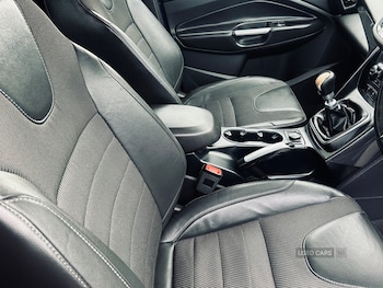 Used Ford Kuga 2015 for sale - 76061330: Photo 2