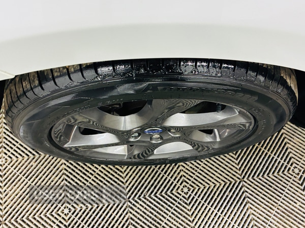 Used Volvo V40 2014 for sale - 77825508: Photo 3