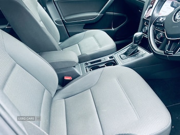 Used Volkswagen Golf 2018 for sale - 76153581: Photo 2