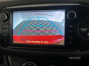 Used Toyota Yaris 2015 for sale - 76139232: Photo 2