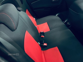 Used Toyota Yaris 2015 for sale - 76139232: Photo 4